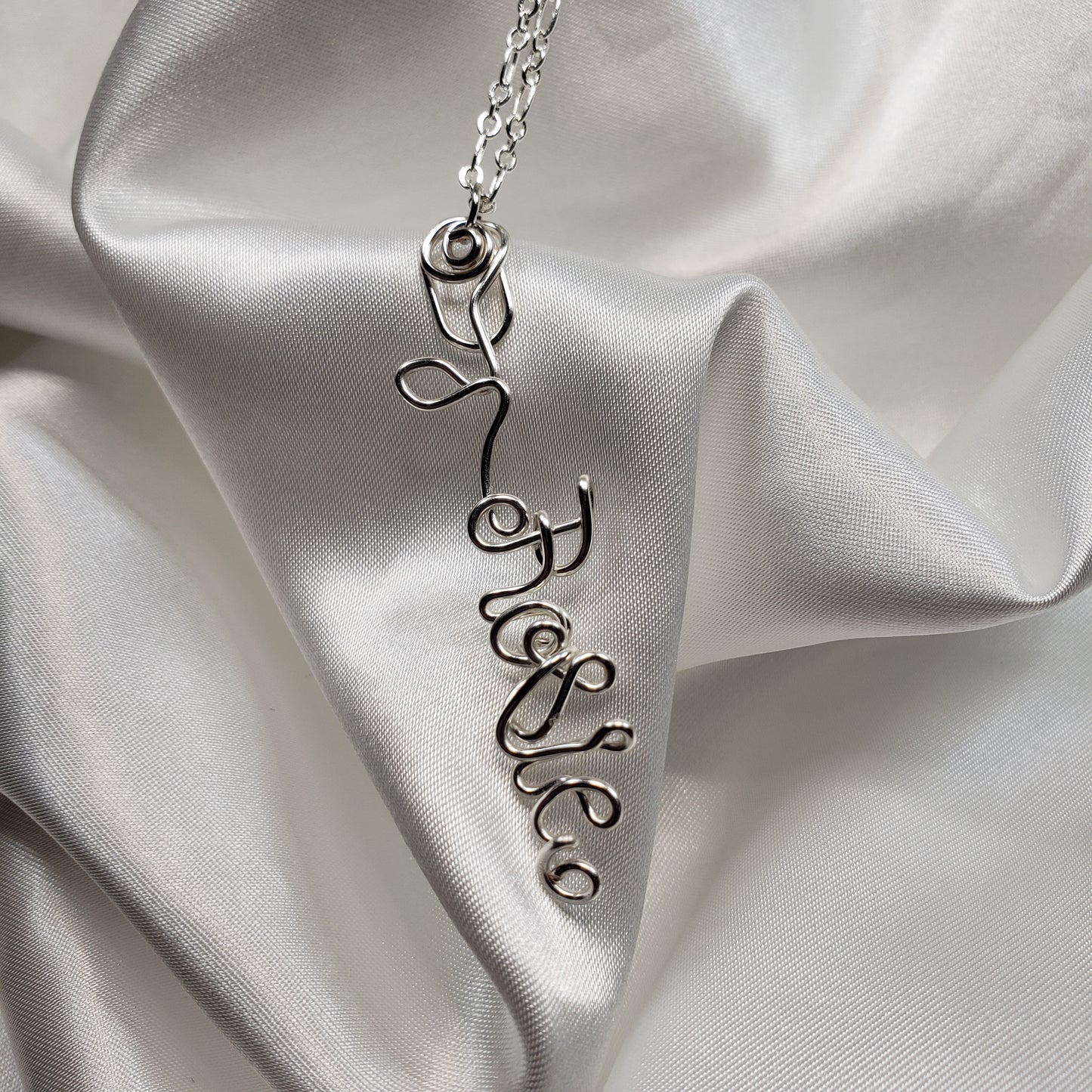 Rose wire name necklace
